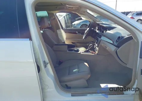 2014 Mercedes-Benz C 250 Sport from USA, damaged, VIN WDDGF4HB4ER312468